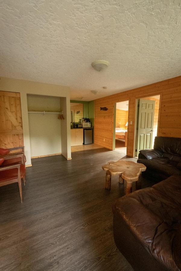 Wild Coast Wilderness Resort Port Renfrew Εξωτερικό φωτογραφία