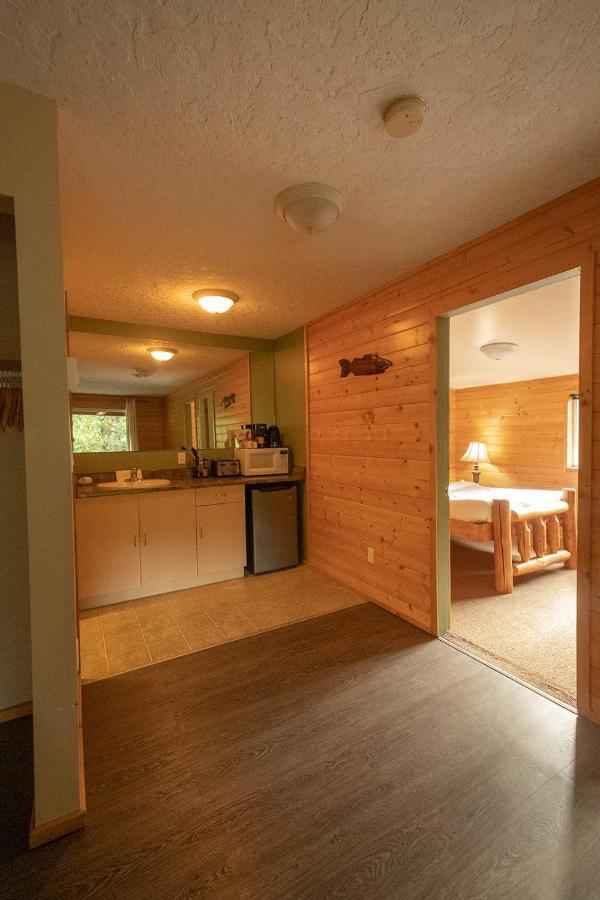 Wild Coast Wilderness Resort Port Renfrew Εξωτερικό φωτογραφία